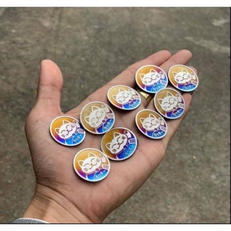 Mèo thần tài titan trang trí xe máy, ô tô, điện thoại....