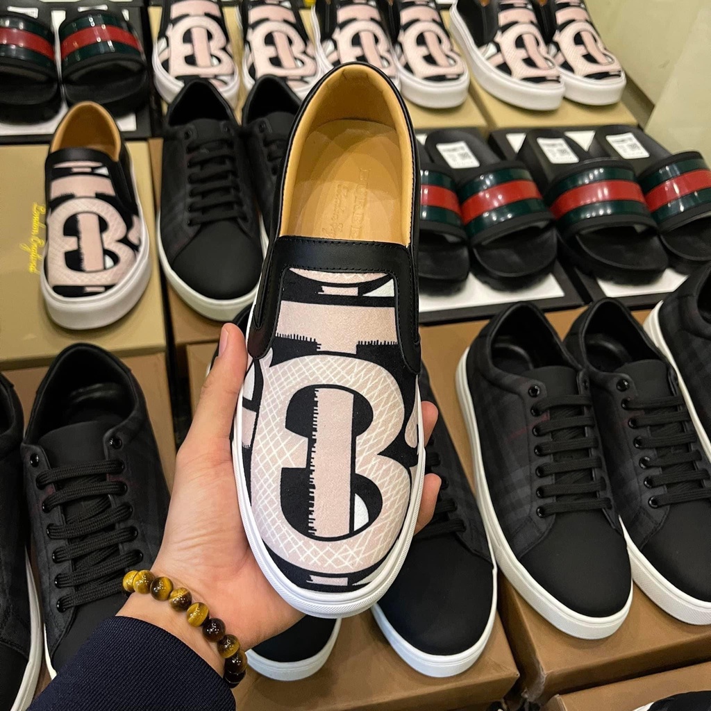 Giày Slipon Burberry họa tiết TB