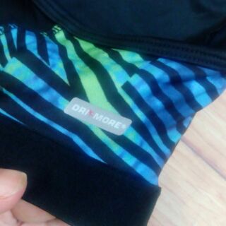 Bra tập Danskin, hàng xuất dư