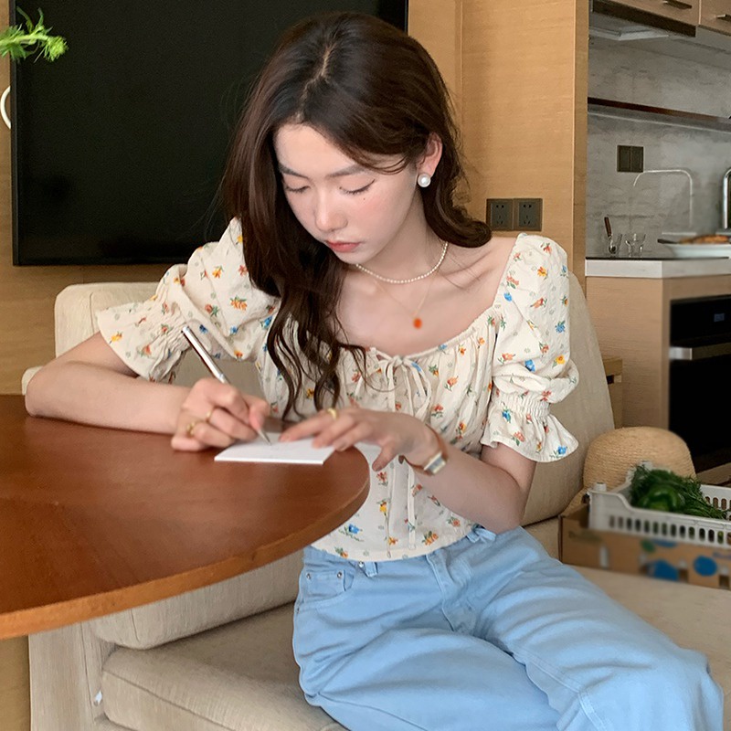Áo Kiểu Chiffon Cổ Vuông Tay Ngắn Phối Dây Cột In Họa Tiết Hoa Xinh Xắn Cho Nữ