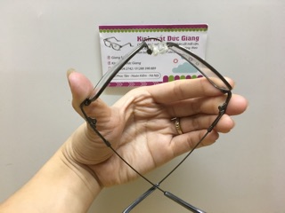 Gọng Charmant siêu dẻo, nhẹ, độ bền cao