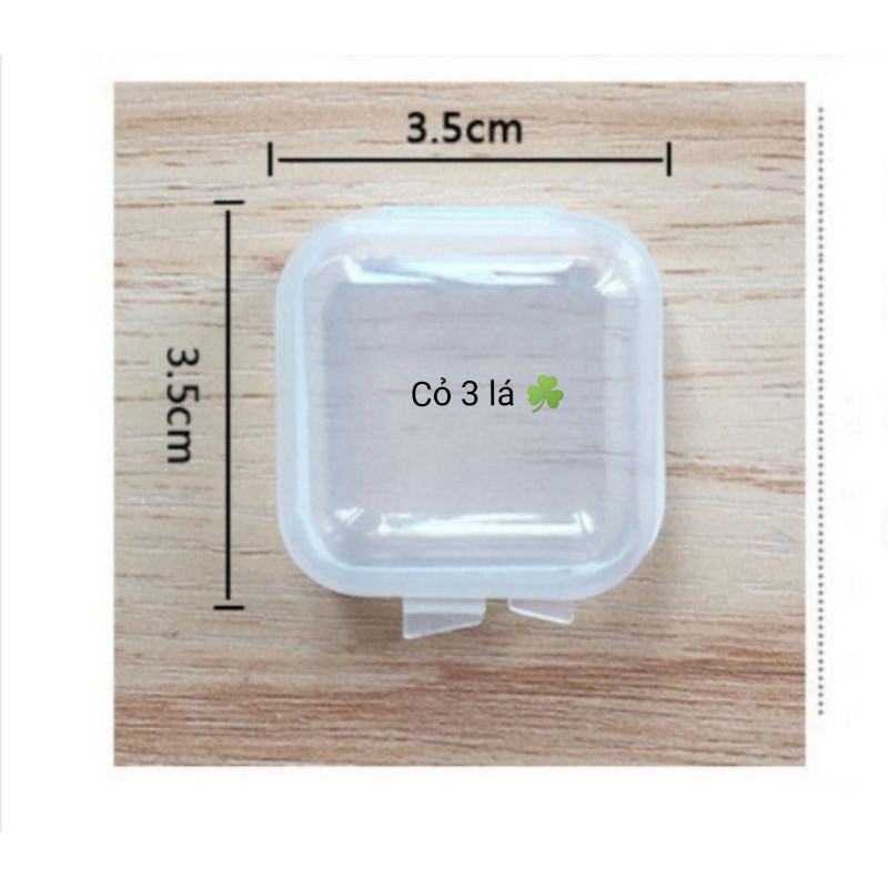 1 hộp nhựa mini hình vuông size 3.5cm trong suốt, đựng đá đính tranh, đựng thẻ nhớ, sim, nút bịt tai,đồ dùng mini