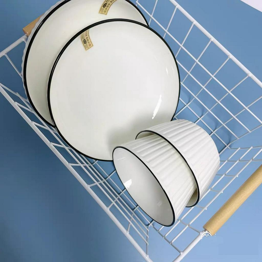 Set bát đĩa sứ 12 chi tiết trắng Seka, Bộ chén dĩa viền đen sang trọng