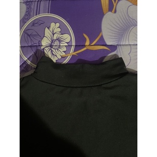Áo cổ lọ màu đen (Thanh lý)