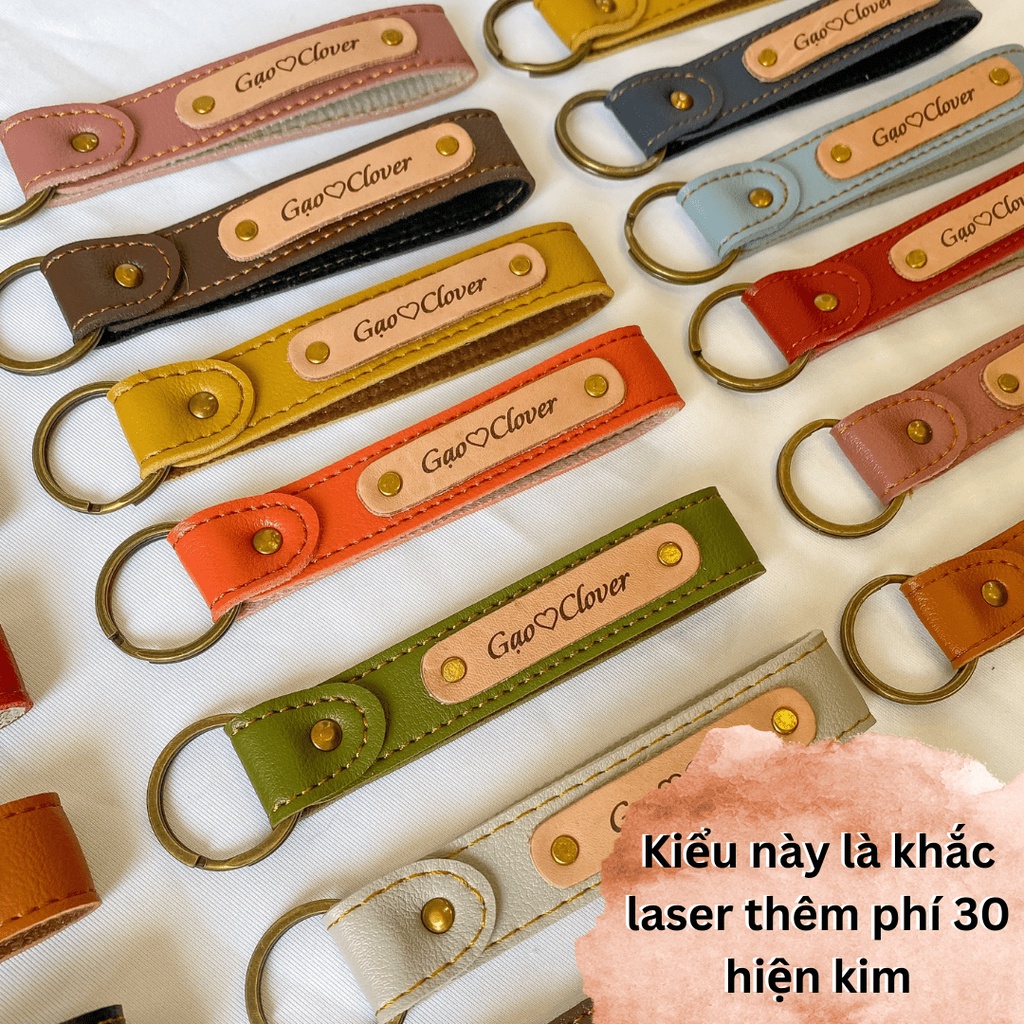 Móc khóa dây Vuông thiết kế tối giản có charm và tag tên đi kèm