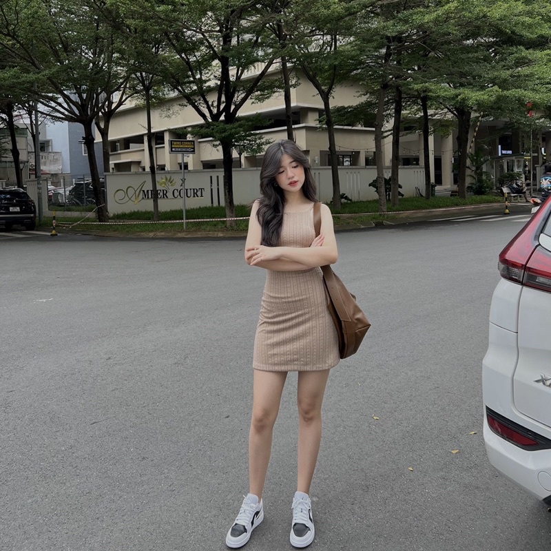 Đầm body - 2 dây - trơn