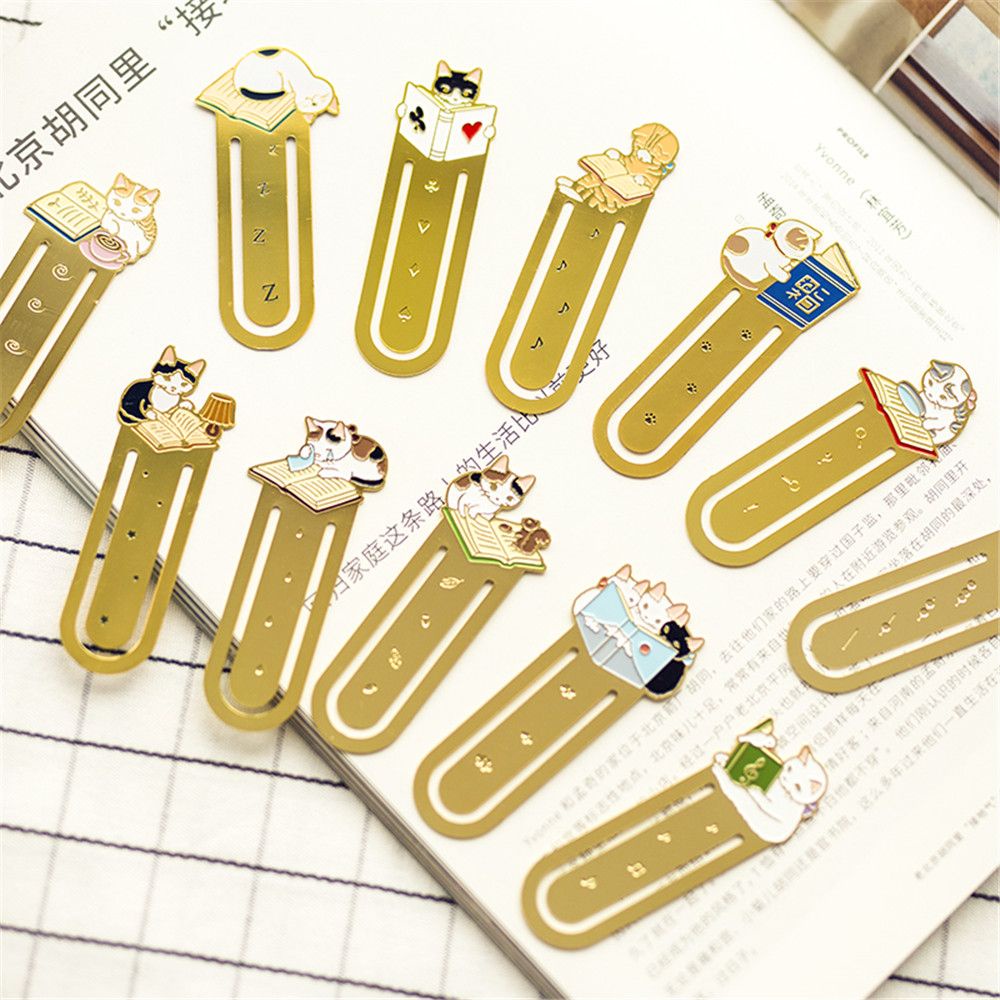 Bookmark Kim Loại Mèo Lười Đọc Sách - Nghiên Cứu