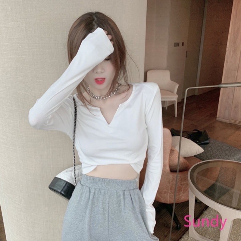 Áo croptop tay dài cổ chữ V thiết kế ôm sát