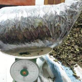 1kg chè vằng  ( chè vằng sẻ phơi khô )