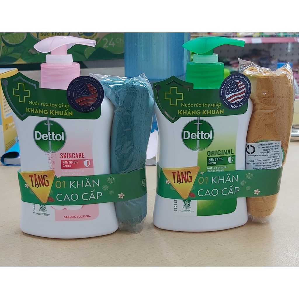 Nước Rửa Tay Dettol Kháng Khuẩn Chai 250g Tặng Kèm Khăn Cao Cấp