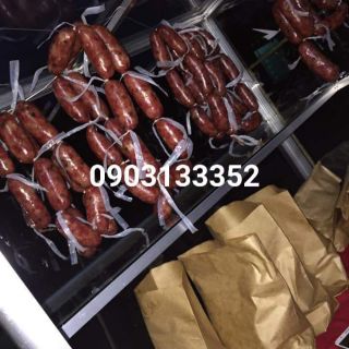 Lạp xưởng tươi đặc sản Cai Lậy.