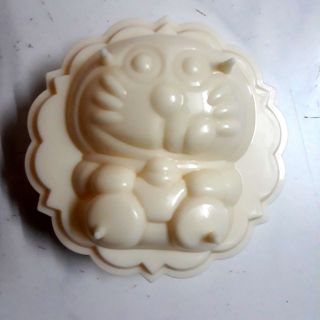 KHUÔN RAU CÂU TRUNG THU 9CM DOREMON