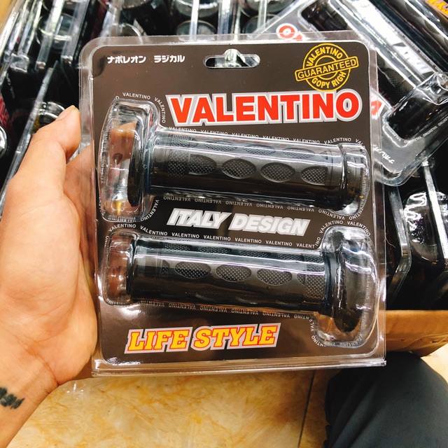 Bao tay valentino