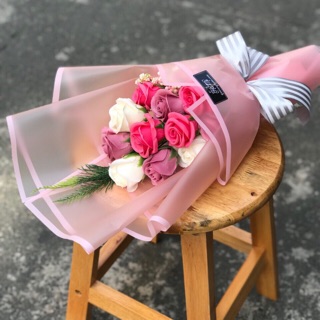 Bó hoa hồng sáp thơm tone nude kèm túi sang trọng