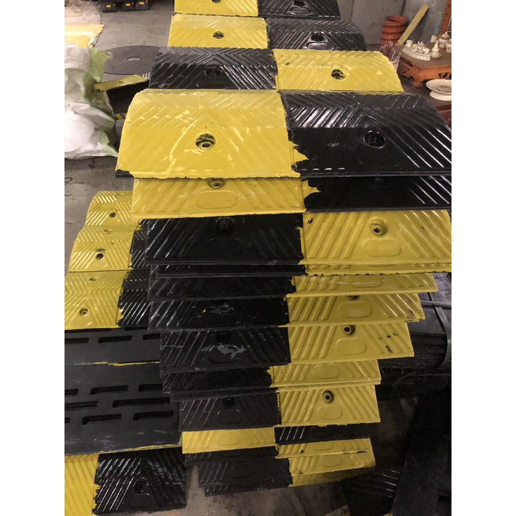 Gờ giảm tốc Dài 1000x rộng 350x cao 40mm