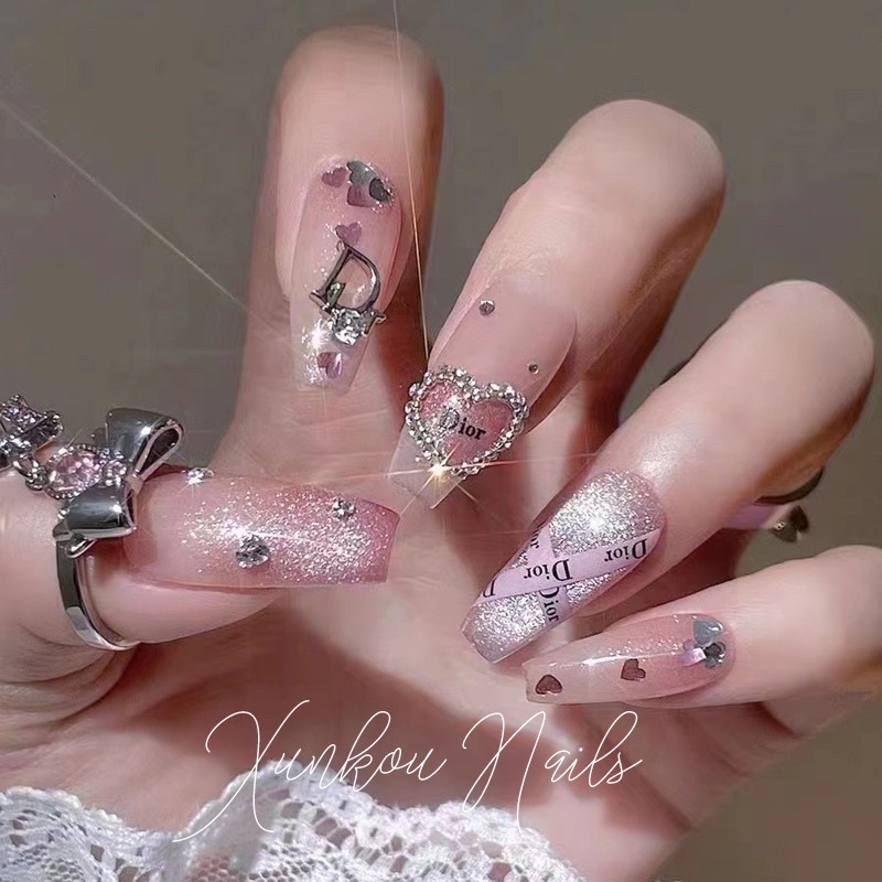 Sticker thương hiệu new hot trend 2022