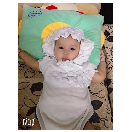 Set yếm cổ kèm nón cô gái hà lan cho bé