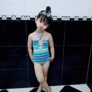 Bộ tắm liền thân bé gái