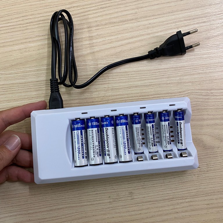 Bộ sạc 8 pin tiểu AA và pin đũa AAA tự ngắt đa năng, chính hãng cao cấp
