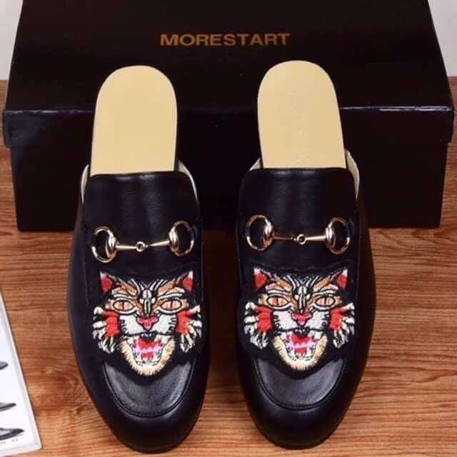 Giày sục nam thời trang thêu logo hình thú cao cấp