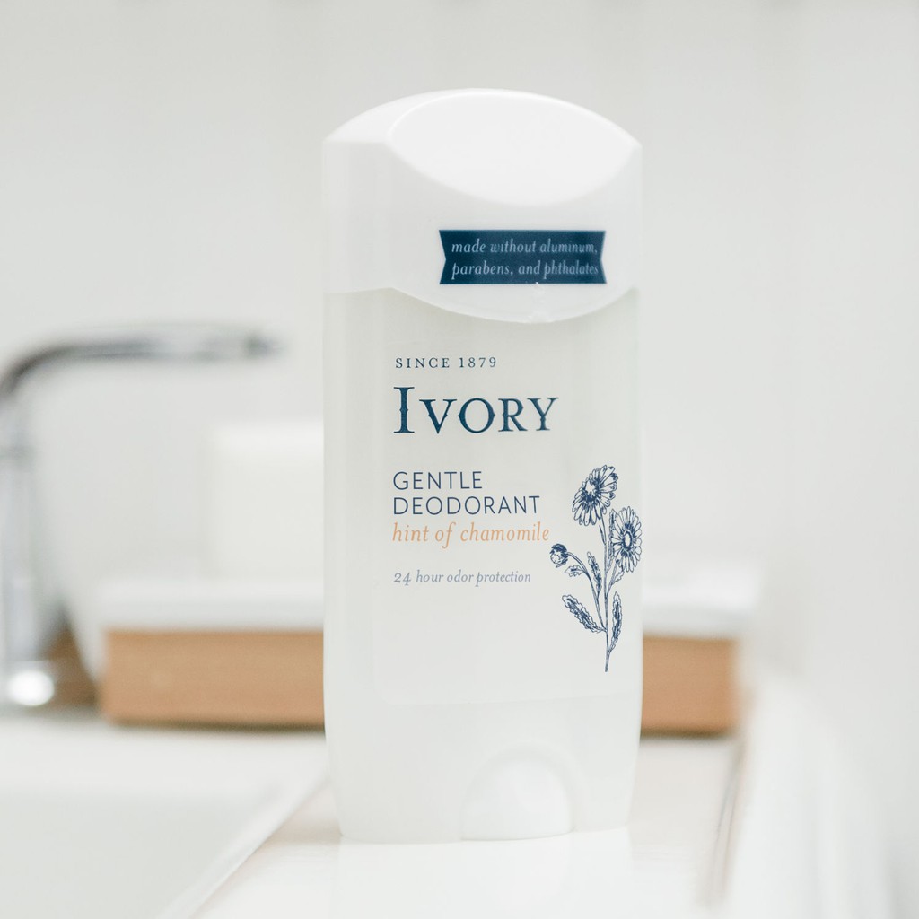 Lăn Khử Mùi Ivory Gentle Deodorant Hint Of Chamomile 24HR Odor Protection 68Gr (Sáp Trắng)