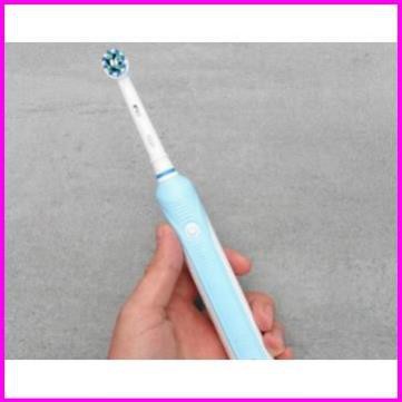 Bàn Chải Đánh Răng Điện Oral-B Pro1 700