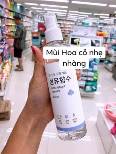 Nước hoa xịt thơm quần áo Hàn Quốc Fabric perfume chai 250ml siêu thích