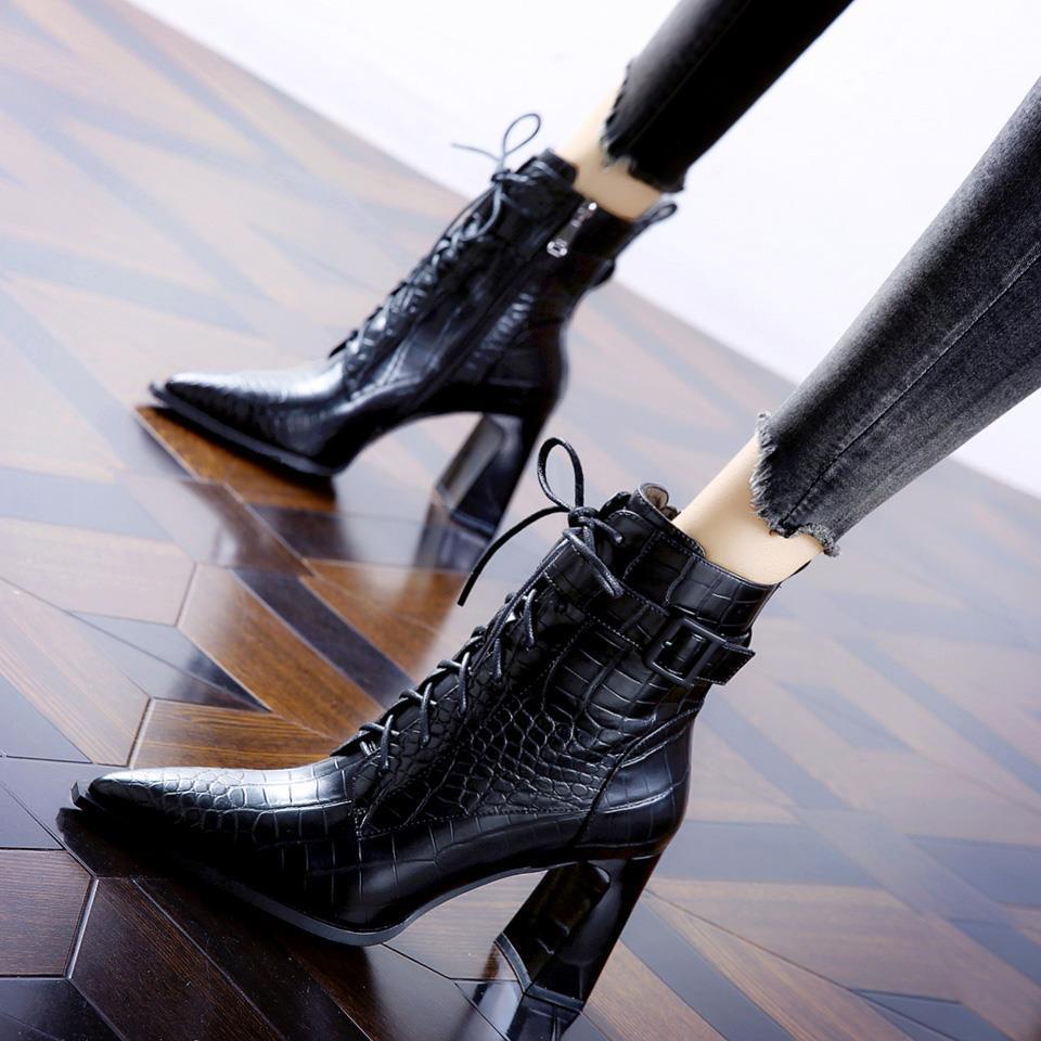 Giày boot cao gót mũi nhọn vân da cá sấu phối lông nhung dày thời trang Âu Mỹ cá tính cho nữ