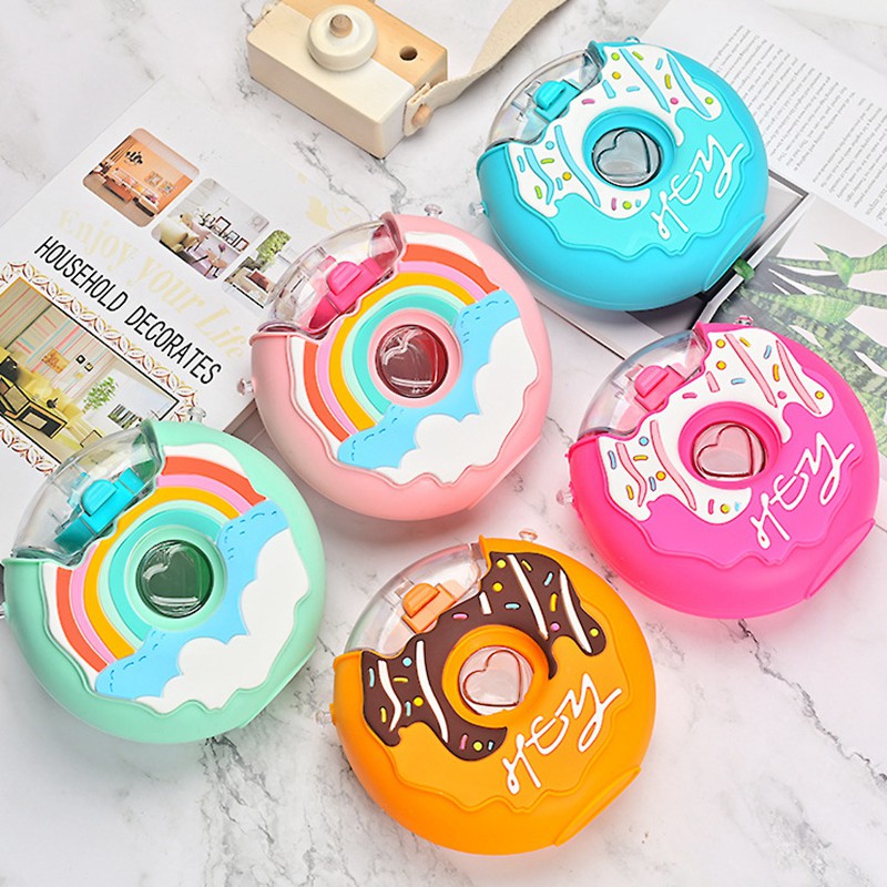 Bình Đựng Nước Hình Bánh Donut Có Dây Đeo Chống Rơi Dành Cho Bé