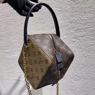 Túi Lv Square supper sale size 17