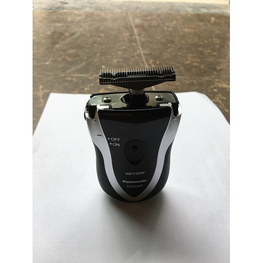 Máy cạo râu Panasonic ES3832P (đen)