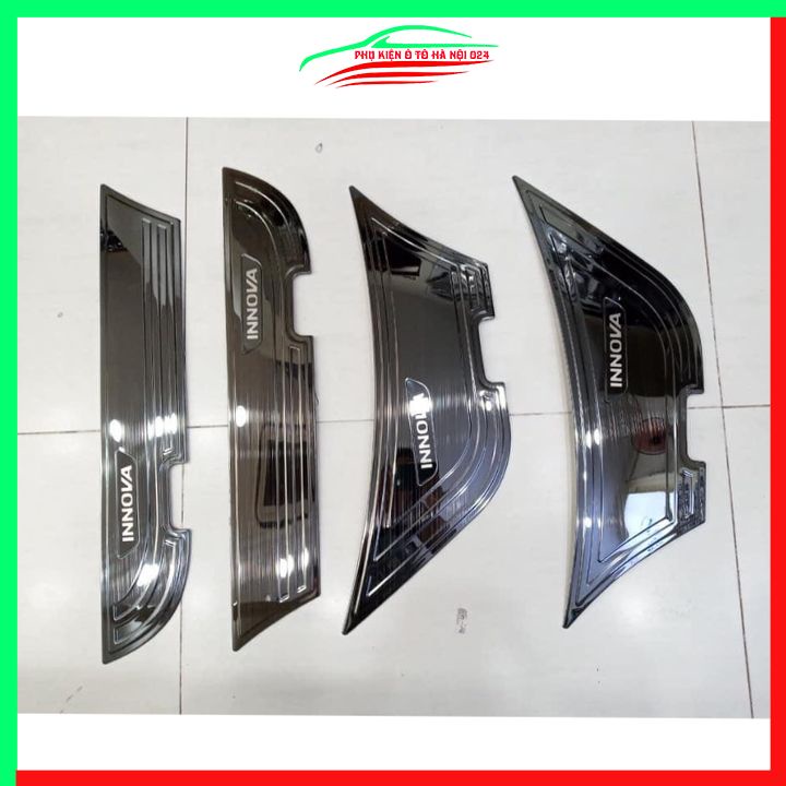 Bộ ốp tapli Innova 2017-2023 vân Titan chống xước va đập khi mở cửa và làm đẹp xe