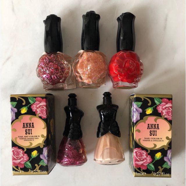 Sơn móng tay Anna Sui