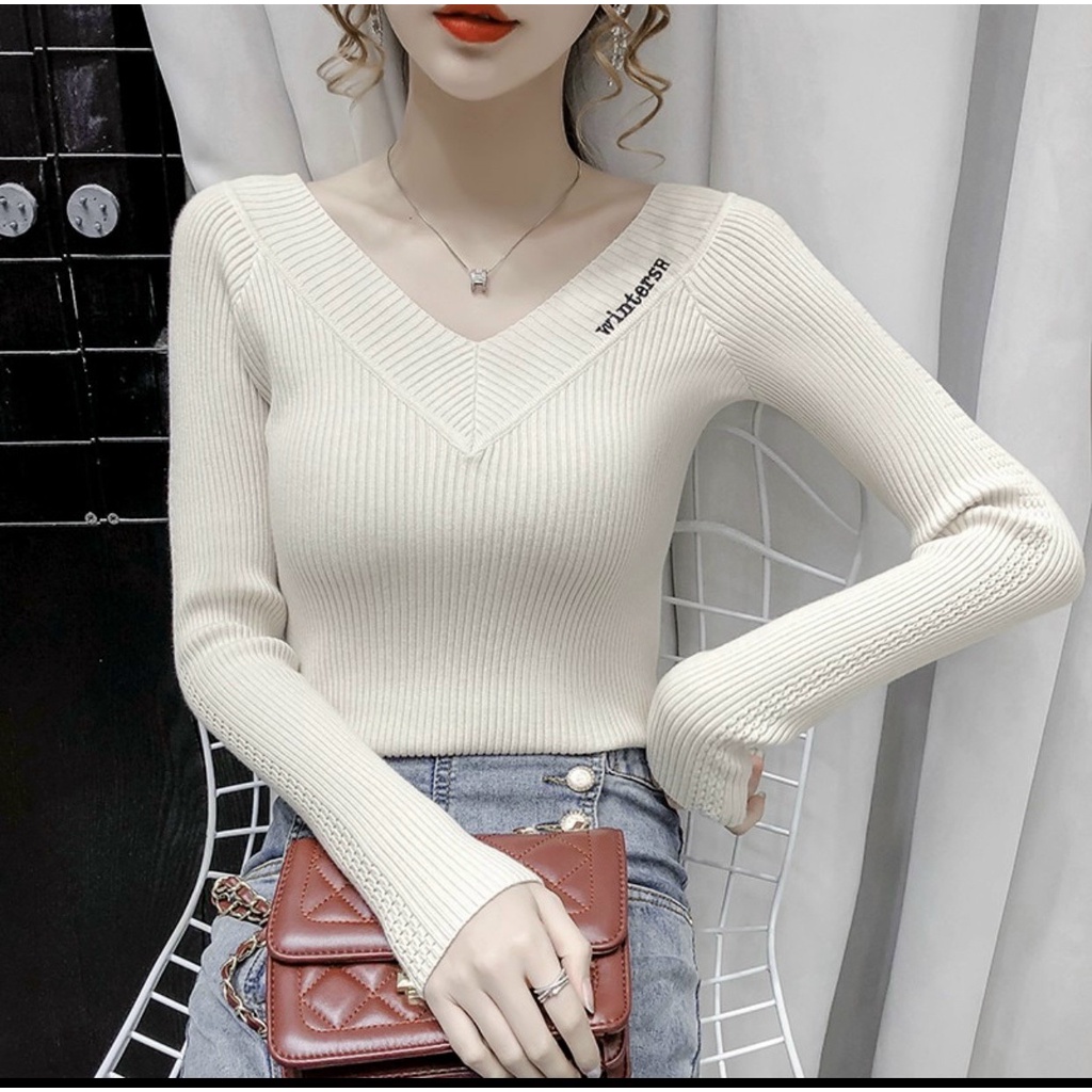 Áo thun gân tay dài cổ V rộng thêu chữ Winter- áo thun cổ tim đính nút tay dài MC