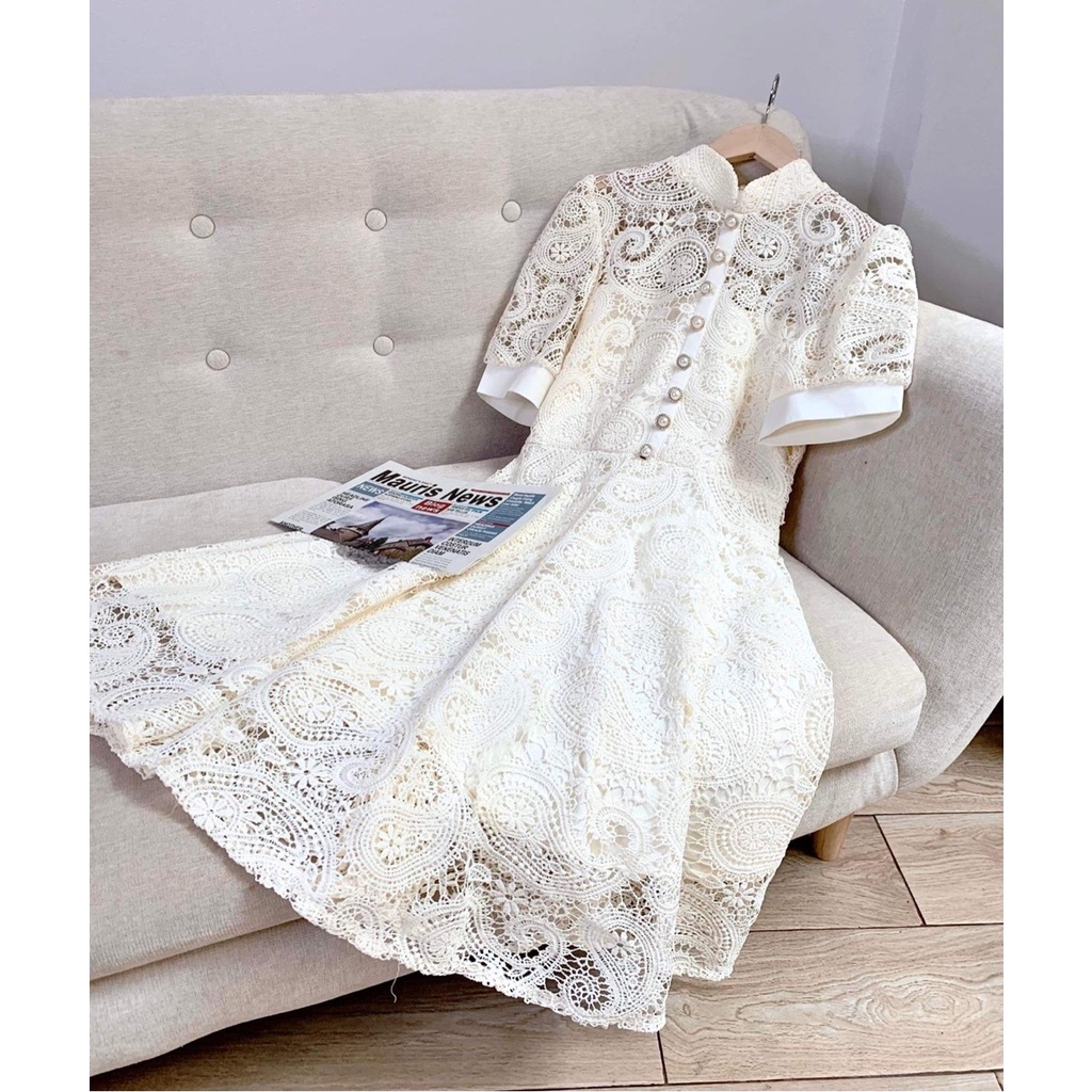 Váy Ren Họa Tiết Thiết Kế Hoa To Dáng Chữ A Đính Khuy Ngọc Trai Sang Chảnh Shop_Hương