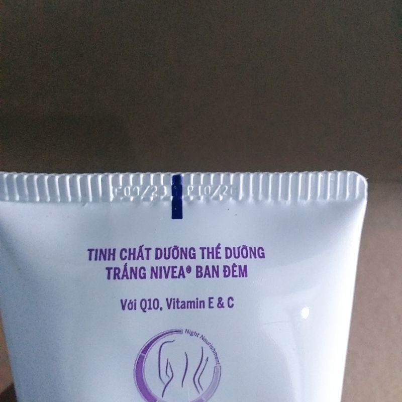 200 ml Serum dưỡng thể trắng da ban đêm Nivea Extra White Night Nourish