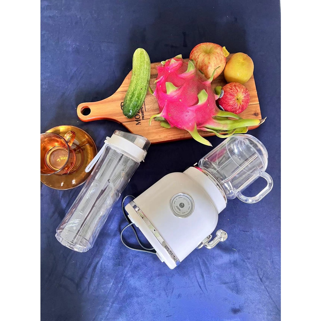Máy xay sinh tố trái cây dáng cổ điển,tặng kèm bình dung tích 600ml,nhỏ gọn mini,công suất mạnh. Máy xay đa năng