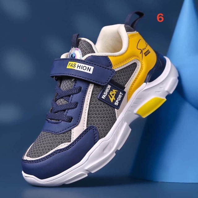 Giầy thể thao cho bé