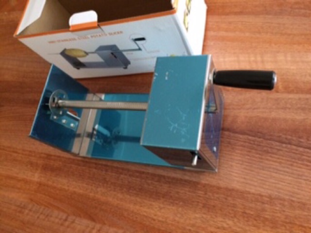 Máy cắt khoai tây lốc xoáy tặng 2 dao