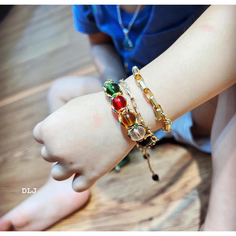 vòng tay đá 7 mầu cho bé