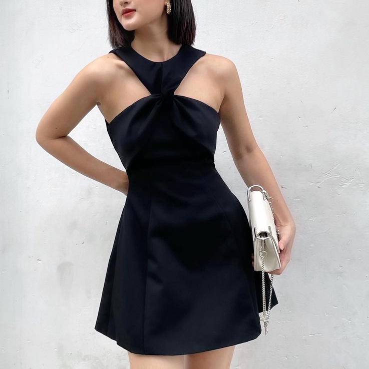 Đầm đi tiệc dáng xòe thiết kế xoắn cổ xinh xắn
