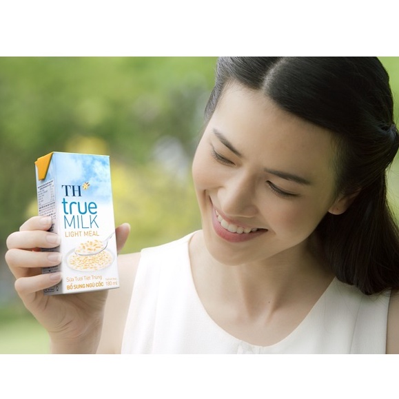 (date mới) Lốc 4 hộp Sữa Tươi Bổ sung Ngũ Cốc TH true MILK LIGHT MEAL 180ml