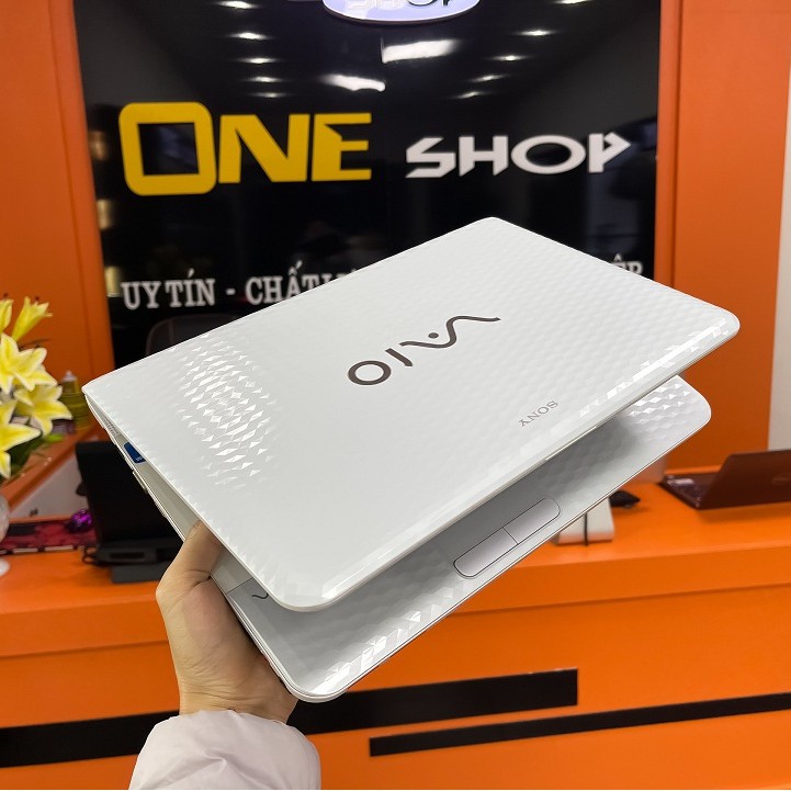 [ HÀNG SƯU TẦM ] Sony Vaio EG Core i7 2640M/ Ram 8Gb/ SSD 256Gb/ vỏ vân kim cương trắng ngọc trai .
