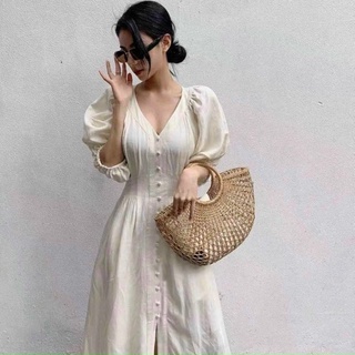 Đầm trắng cổ V xếp li eo tay thun