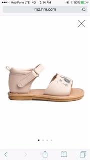 Giày H&M thêu đôi thỏ cho bé gái