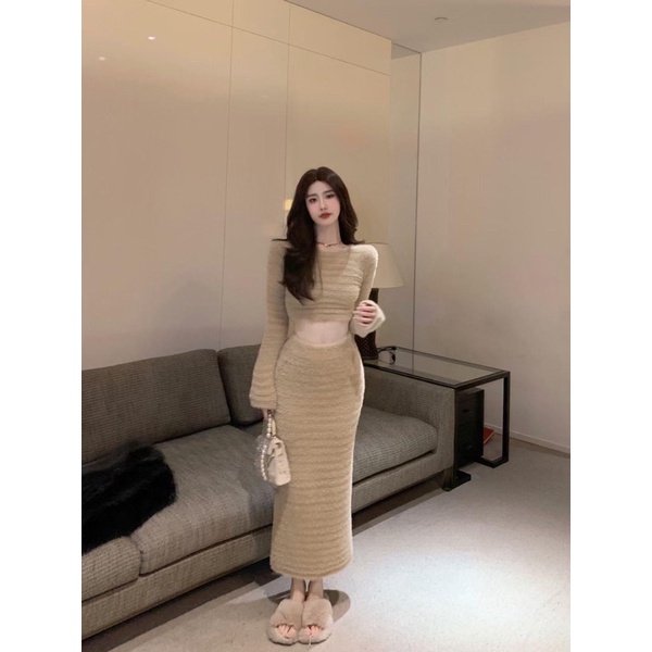 Set len lông thỏ áo croptop chân váy dáng dài