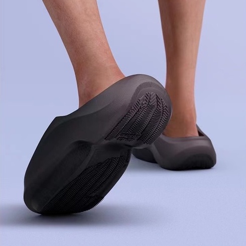 Dép Đục Lỗ Bằng EVA Đế Dày Chống Trượt Thời Trang Đi Biển Mùa Hè (Size 36-45)