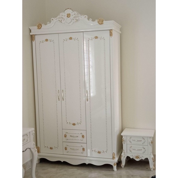 Tủ áo tân cổ điển 3 cách