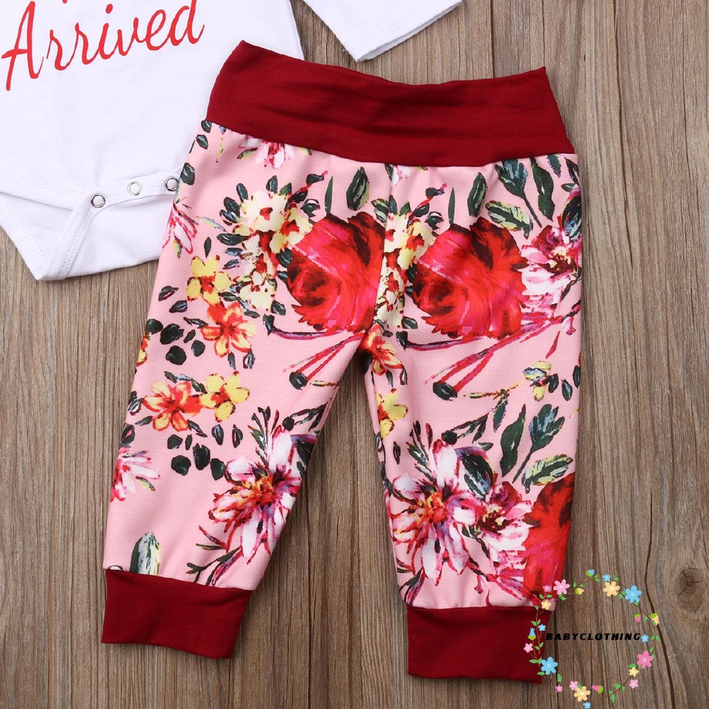 Set thời trang 4 món gồm áo+quần+nón+băng đô họa tiết chữ xinh xắn cho bé gái