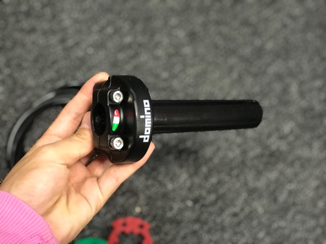 Cùm tăng tốc Domino 2 dây ga